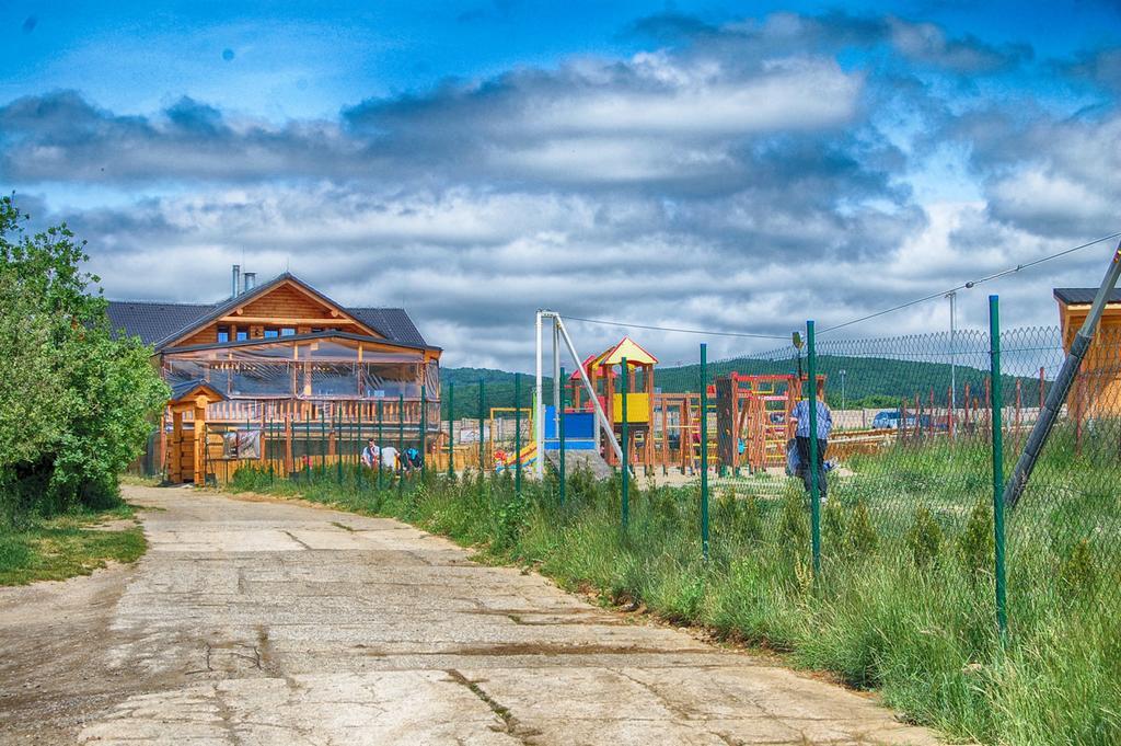 Koliba Zlata Podkova Otel Kösice Oda fotoğraf